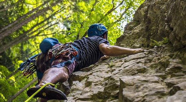 Découvrez les voyages sportifs dans des entraînements dans des lieux insolites